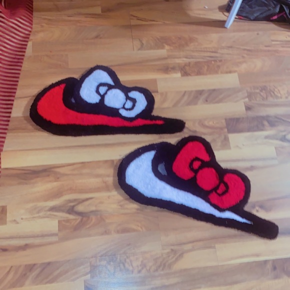 Hello kitty Nike rugs - Picture 2 of 5